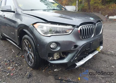 2017 BMW X1 xDrive28I z USA, uszkodzony, nr VIN WBXHT3C35H5F84692